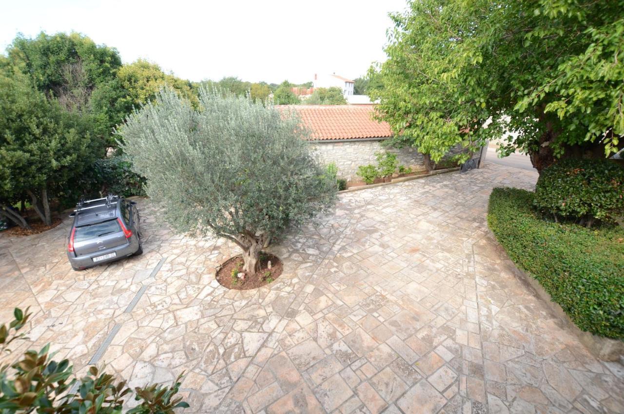 Apartments Josip Pavicini Exterior photo