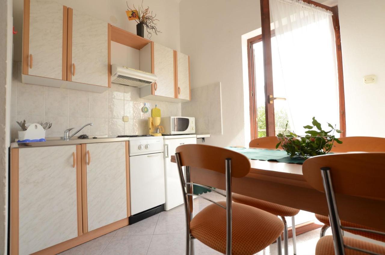 Apartments Josip Pavicini Exterior photo