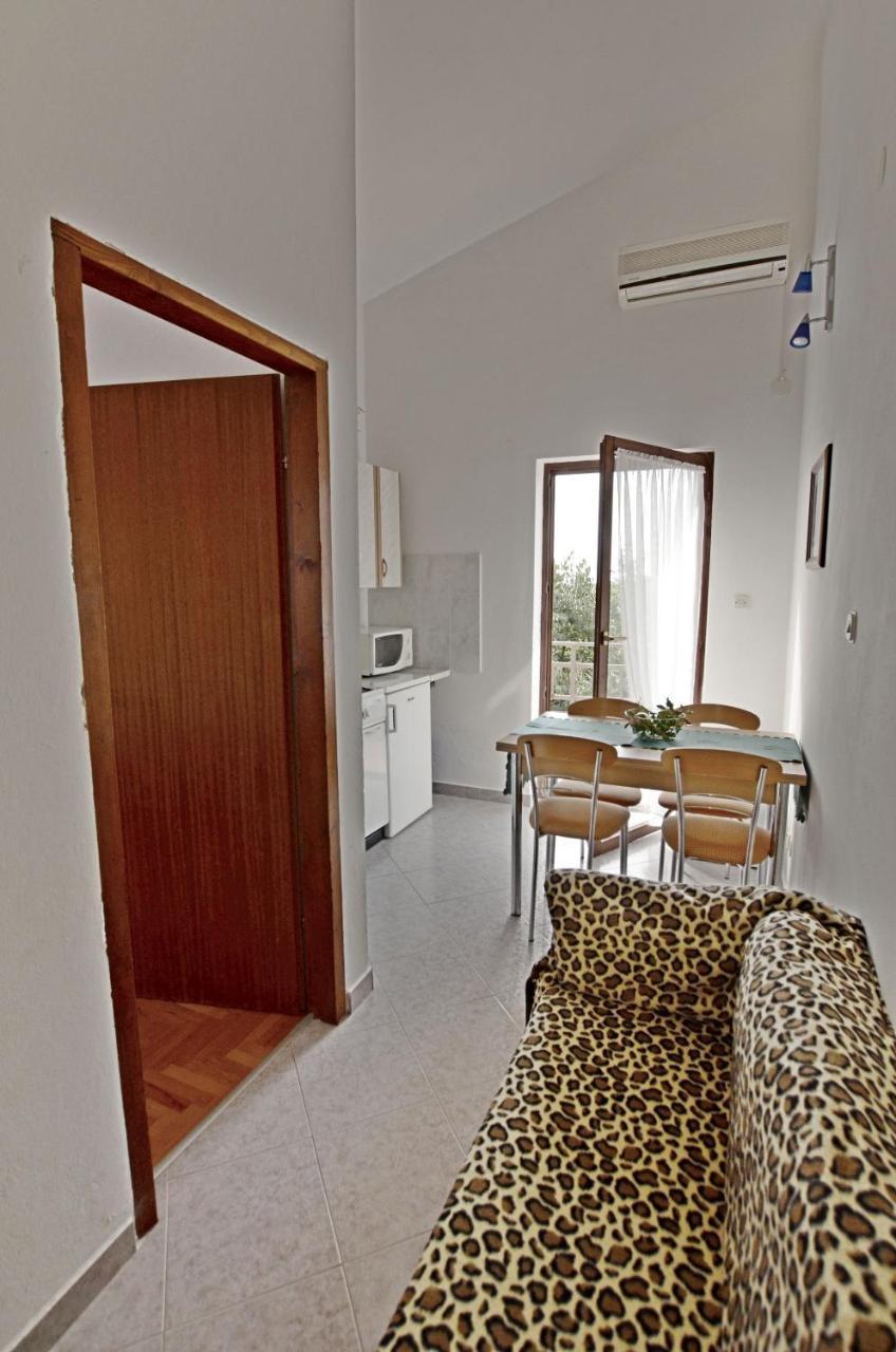 Apartments Josip Pavicini Exterior photo