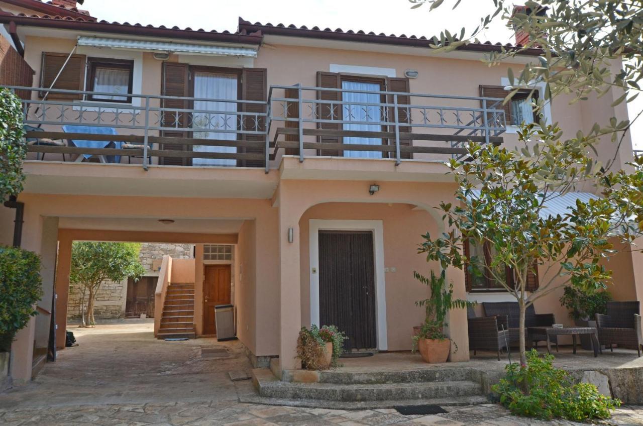 Apartments Josip Pavicini Exterior photo