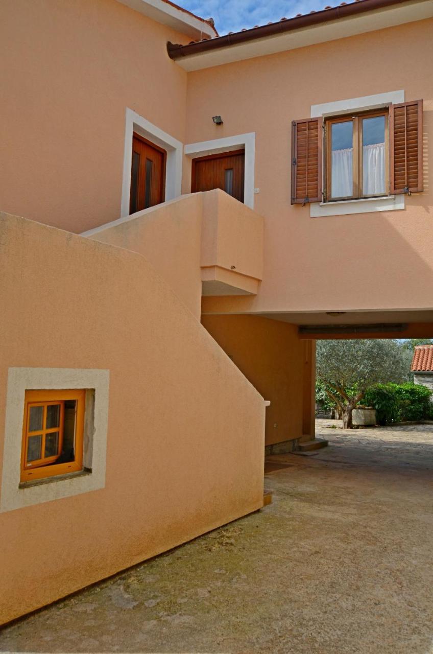 Apartments Josip Pavicini Exterior photo